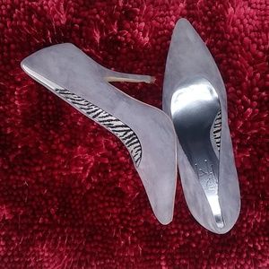 Size 10 Gray suede heels